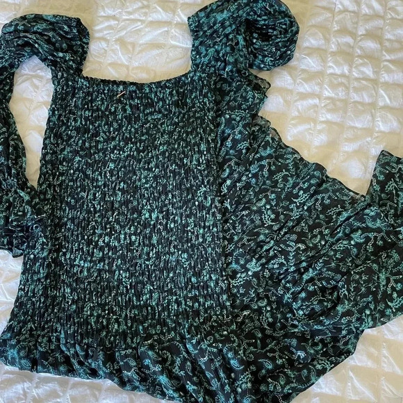 Misa Rashida Smocked midi dress - Picture 8 of 11